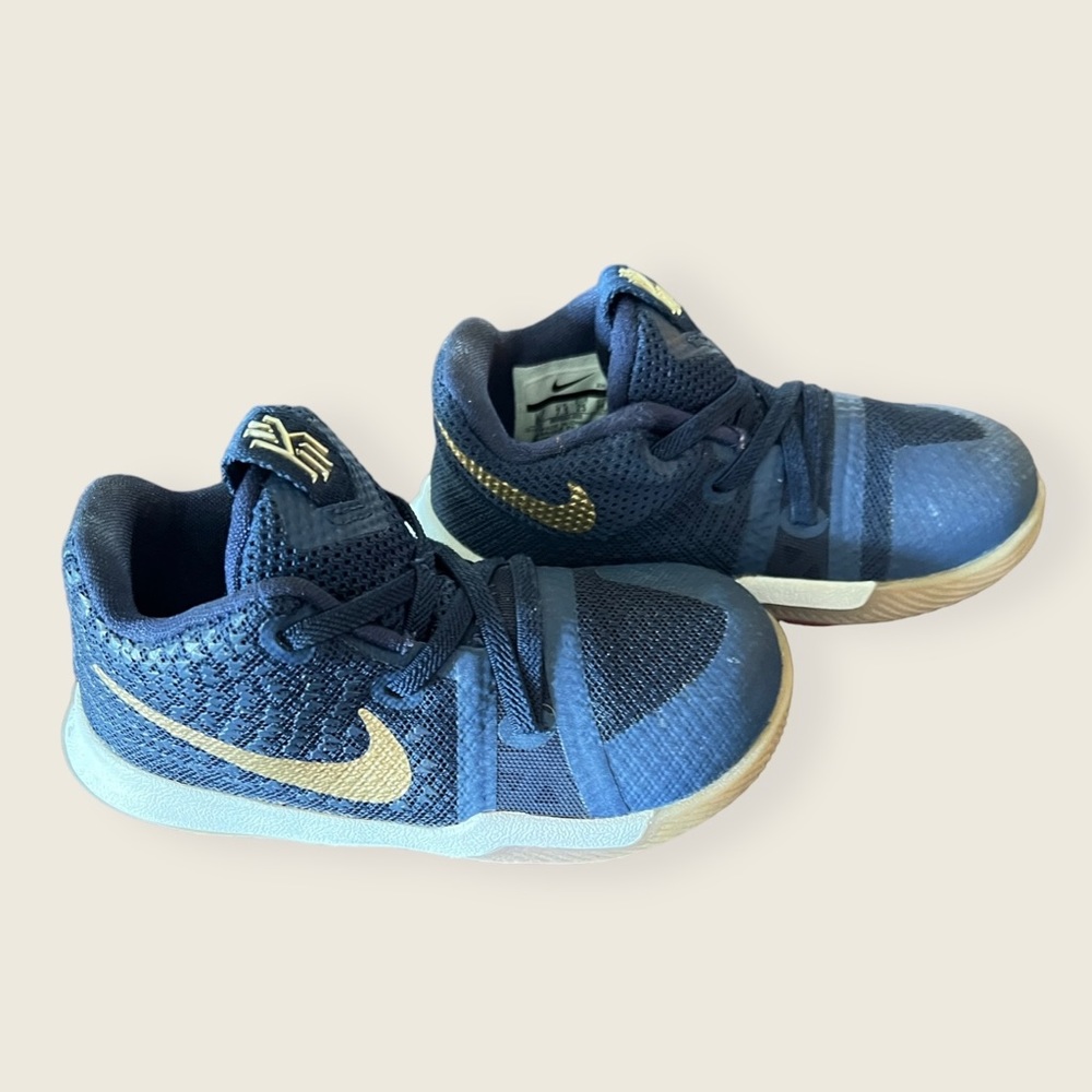 NIKE KYRIE Blue & Gold #869984-400 Size 8C